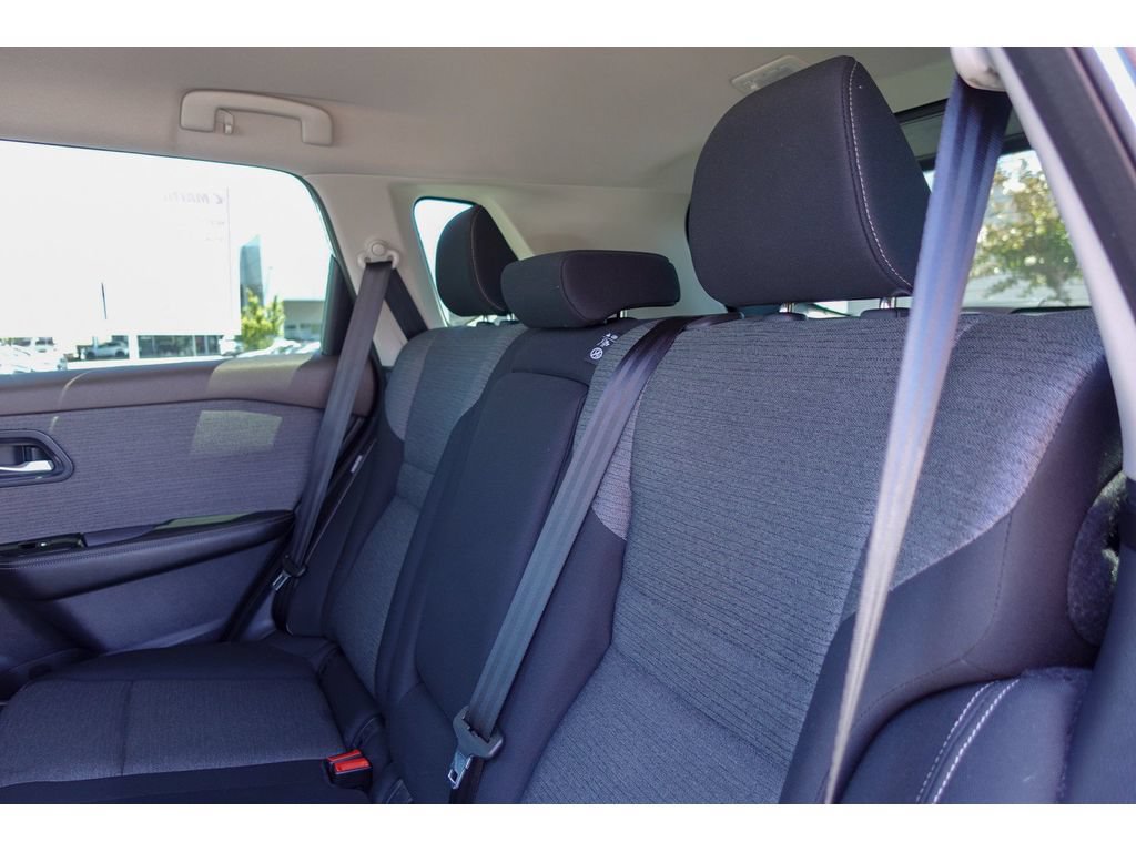 Used 2022 Nissan Rogue SV FWD image 26
