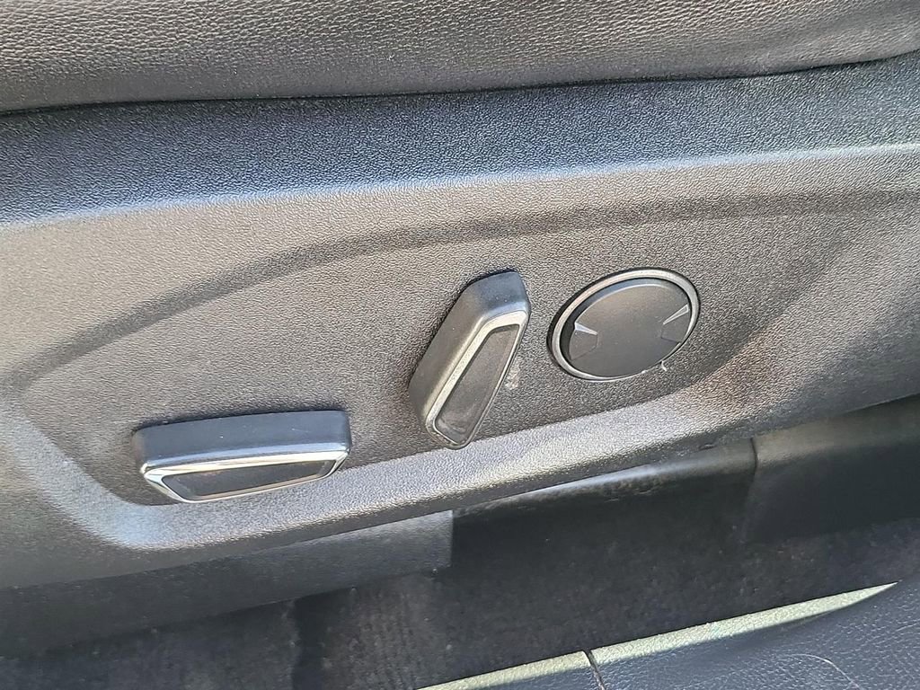 Used 2019 Ford Fusion Energi Titanium image 39