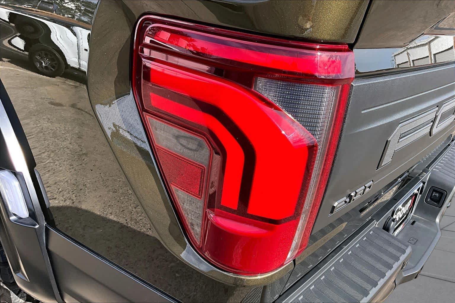 Used 2025 Ford F150 Raptor AWD/4WD image 28