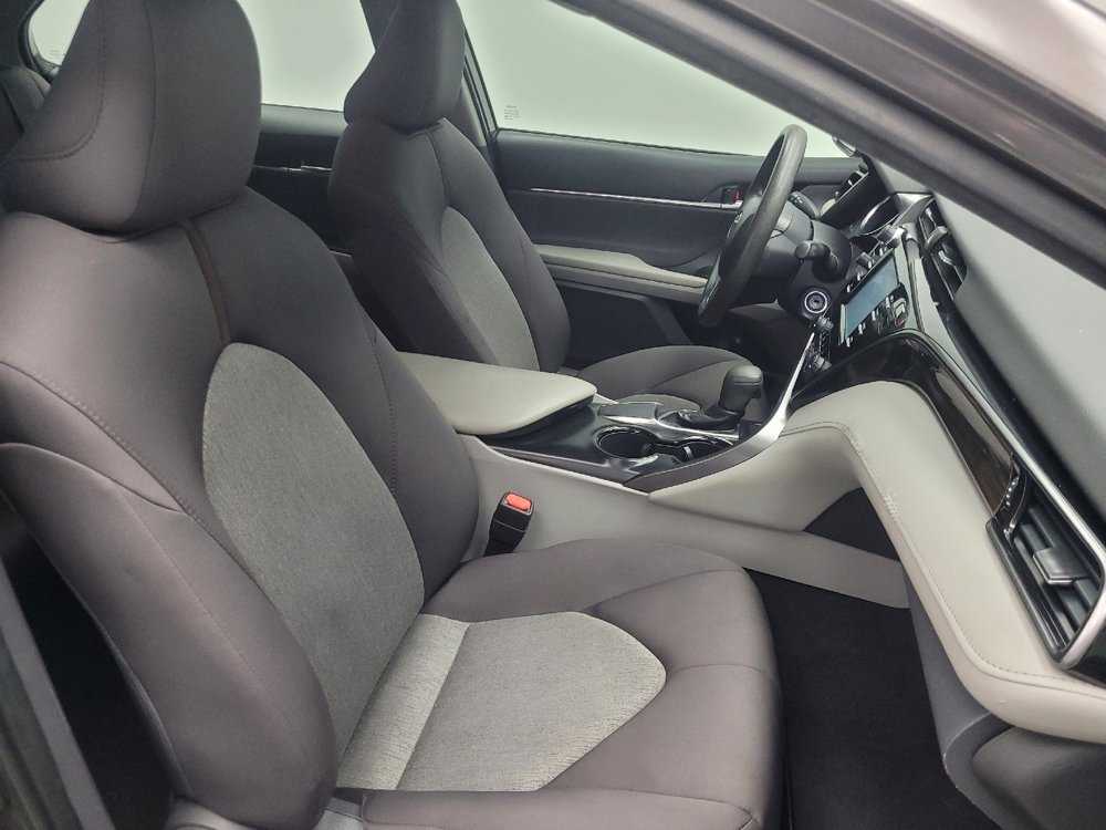 Used 2019 Toyota Camry L image 21