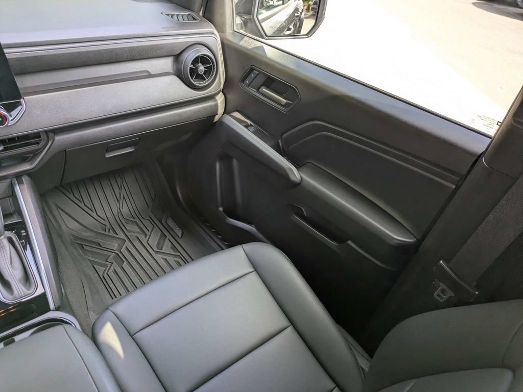 Used 2024 Chevrolet Colorado Trail Boss w/ LPO, Dark Essentials Package AWD/4WD image 17