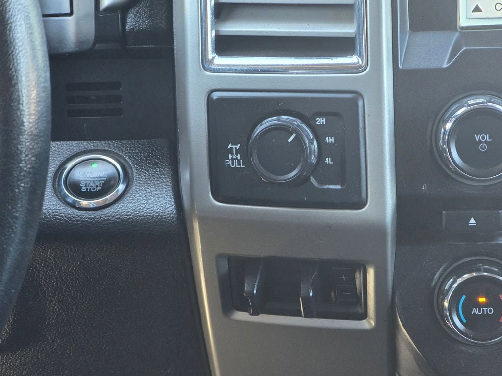 Used 2017 Ford F350 Lariat AWD/4WD image 16