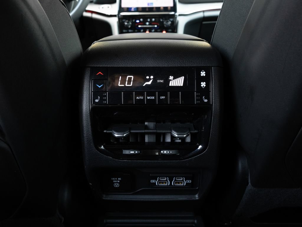 Used 2023 Jeep Grand Cherokee L Overland AWD/4WD image 26