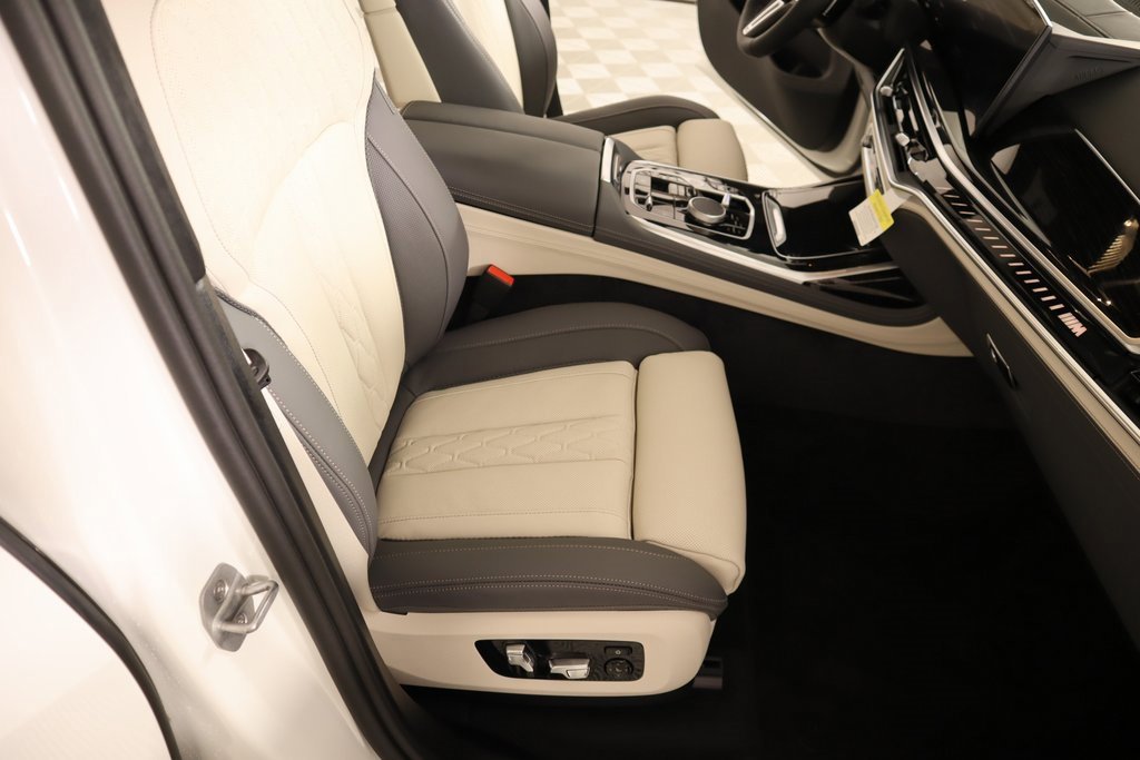 New 2026 BMW X7 M60i w/ Climate Comfort Package image 15