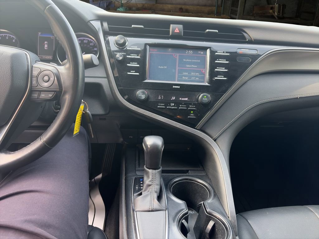 Used 2020 Toyota Camry SE image 24