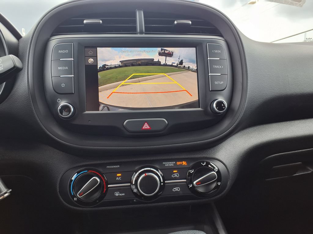 Used 2025 Kia Soul LX w/ LX Technology Package FWD image 27