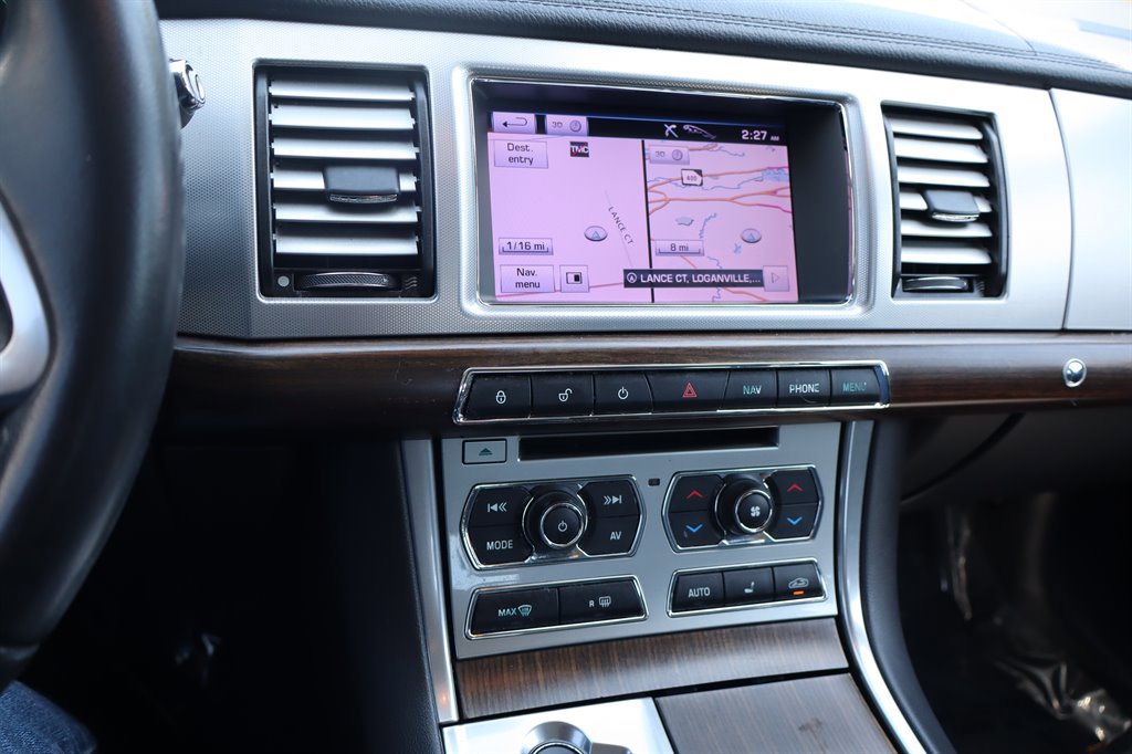 Used 2012 Jaguar XF RWD image 25