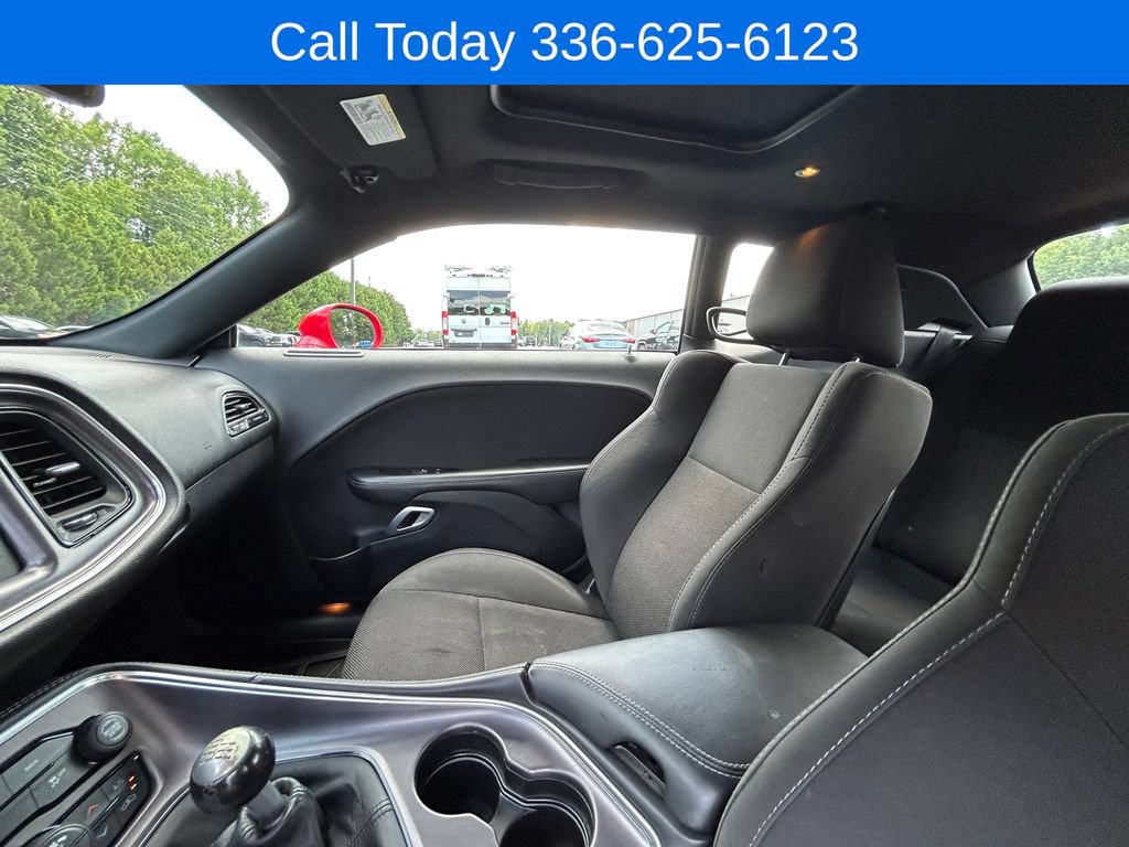 Used 2016 Dodge Challenger R/T RWD image 17