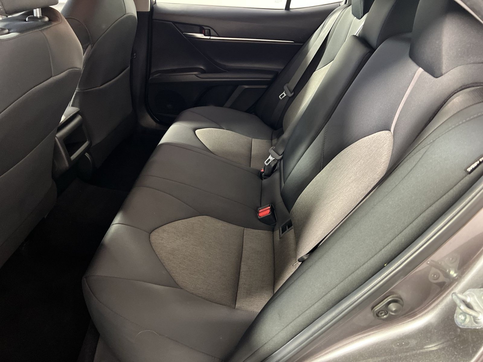 Used 2021 Toyota Camry LE FWD image 25