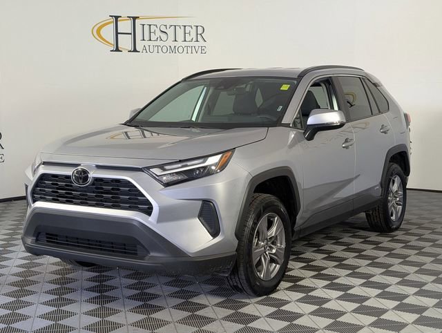Used 2025 Toyota RAV4 XLE image 4