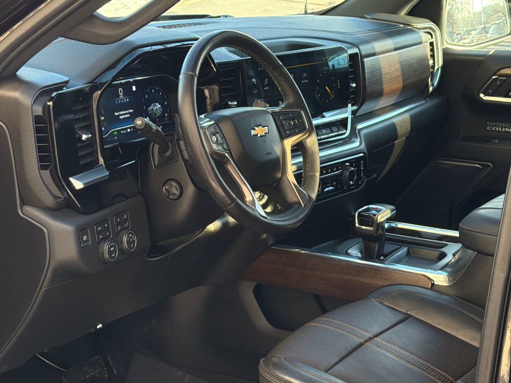Used 2023 Chevrolet Silverado 1500 High Country image 16