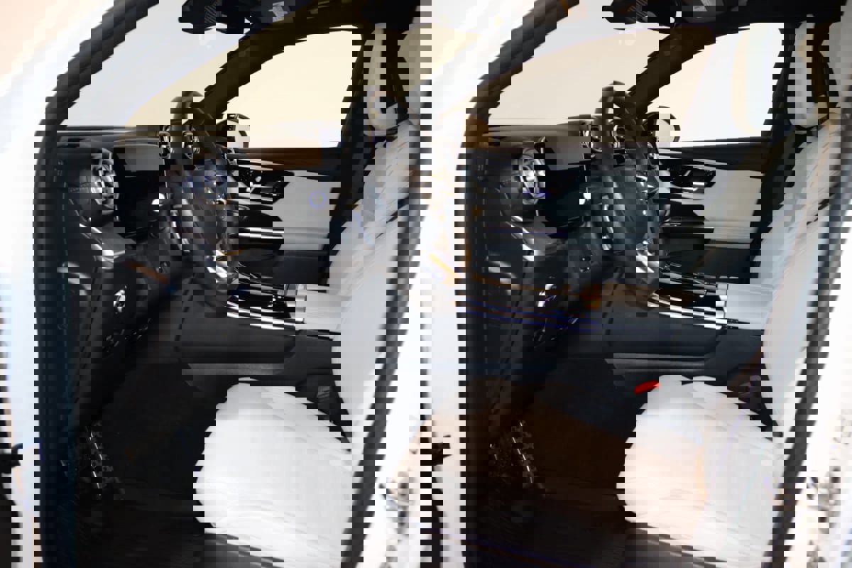 Used 2025 Mercedes-Benz GLC 300 4MATIC Coupe image 38