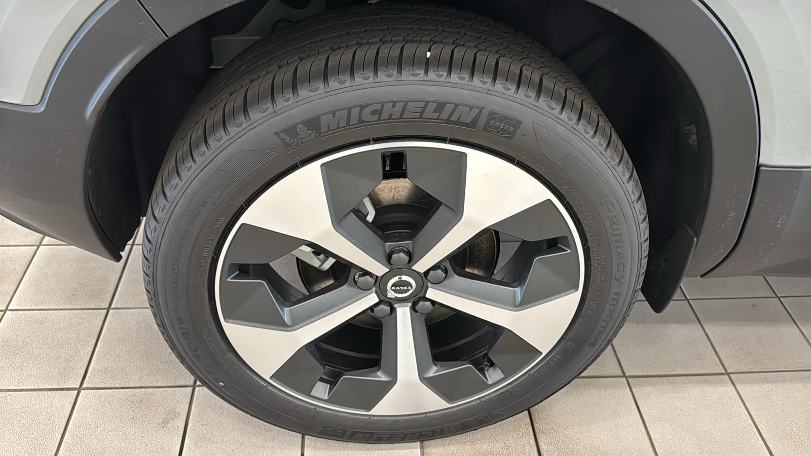 New 2026 Volvo XC40 B5 Plus w/ Protection Package Premier AWD/4WD image 31