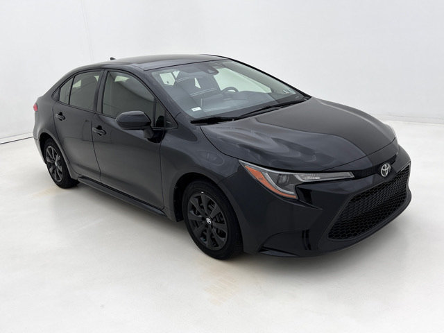 Used 2021 Toyota Corolla LE FWD image 2