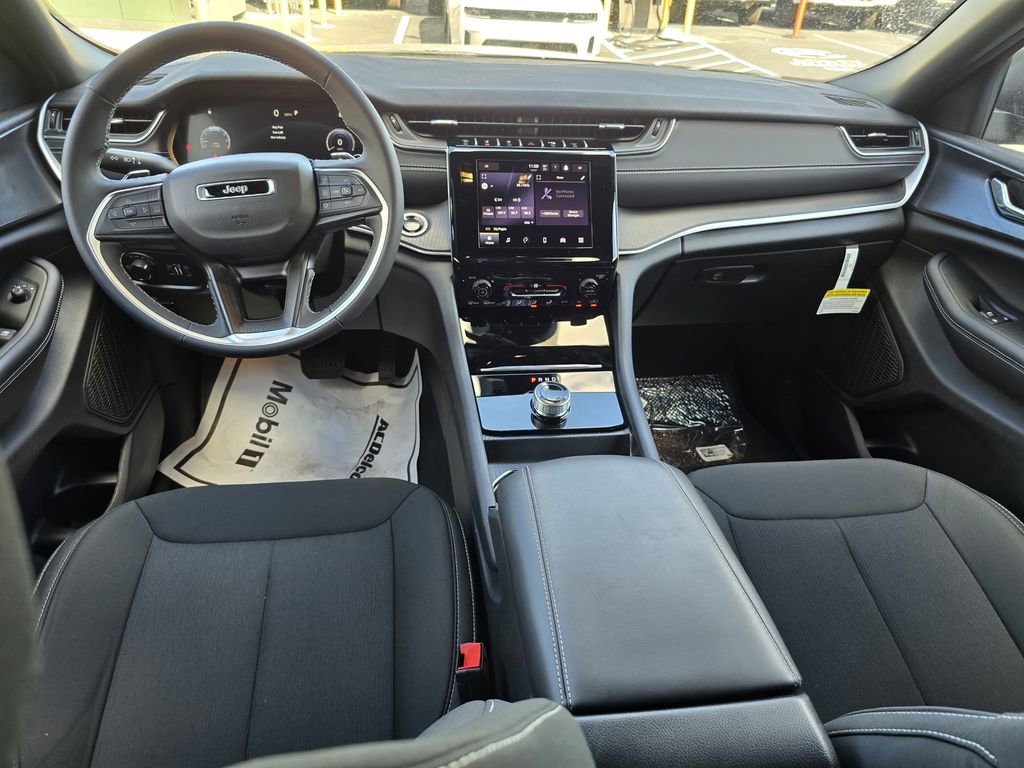 Used 2025 Jeep Grand Cherokee L Laredo w/ MOPAR Finishing Package image 12