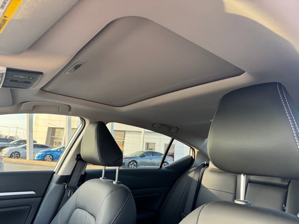 New 2025 Nissan Altima 2.5 SL image 12