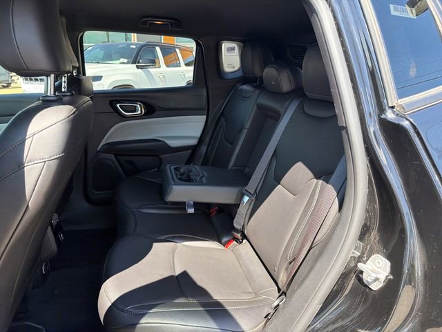 Used 2025 Jeep Compass Limited image 22