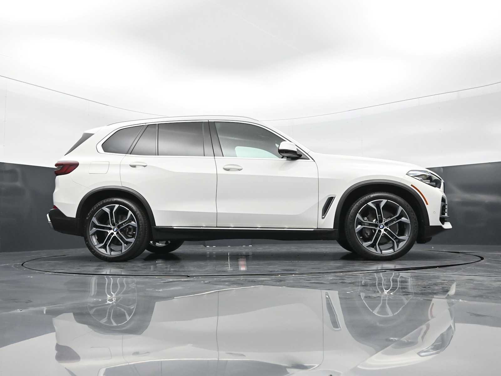 Used 2022 BMW X5 sDrive40i w/ Premium Package RWD image 28