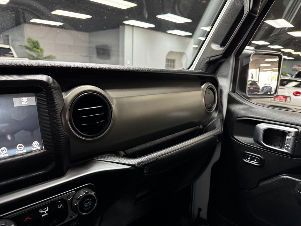 Used 2022 Jeep Gladiator Willys image 27