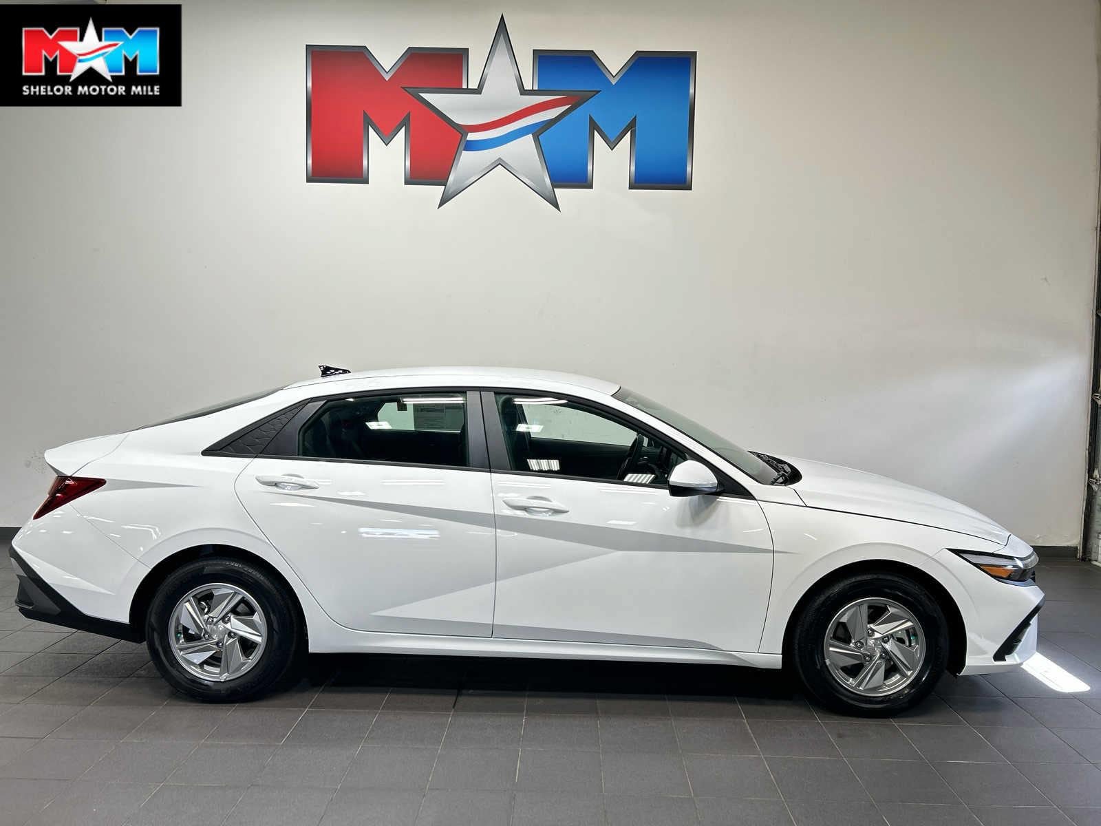 New 2026 Hyundai Elantra SE FWD image 1