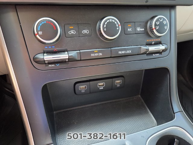 Used 2023 Kia Carnival LX FWD image 28