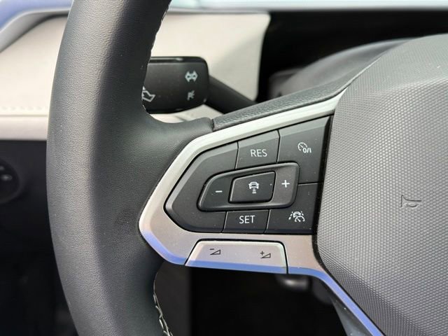 Used 2025 Volkswagen Taos SE w/ Panoramic Sunroof Package AWD/4WD image 30