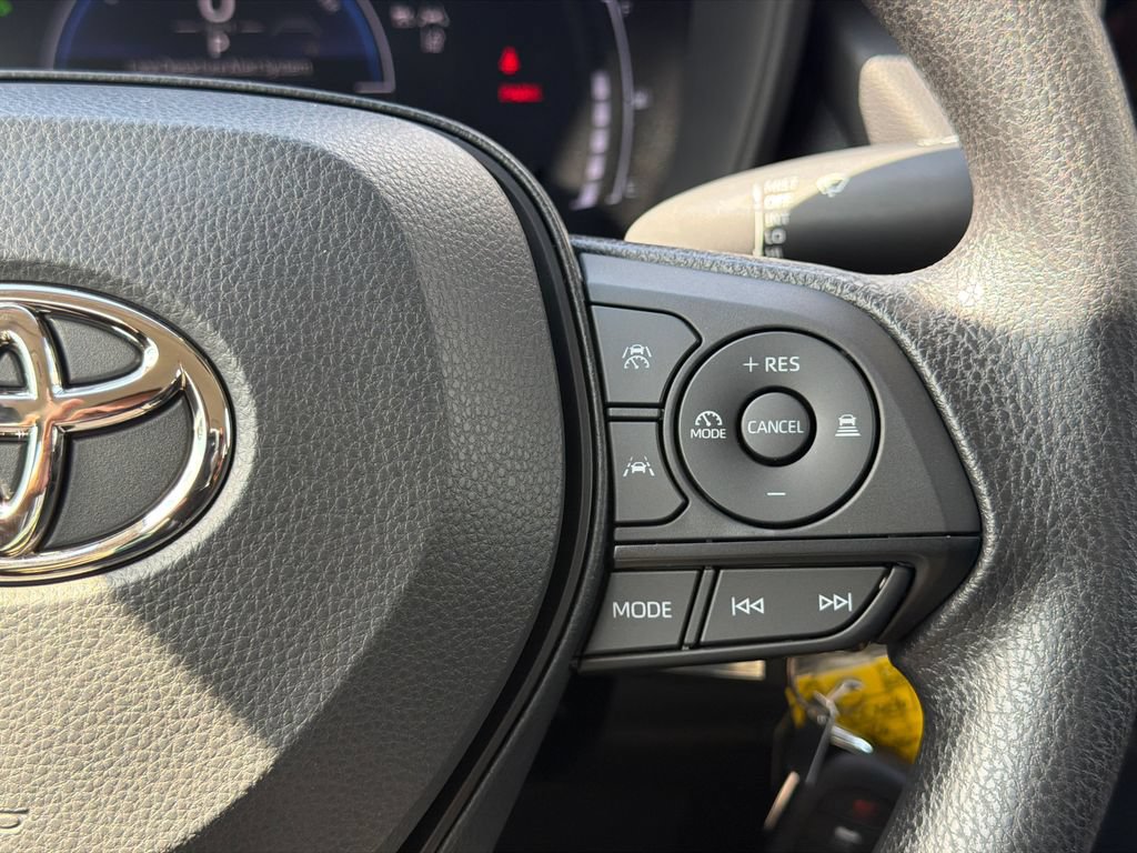 Used 2026 Toyota Corolla LE FWD image 30