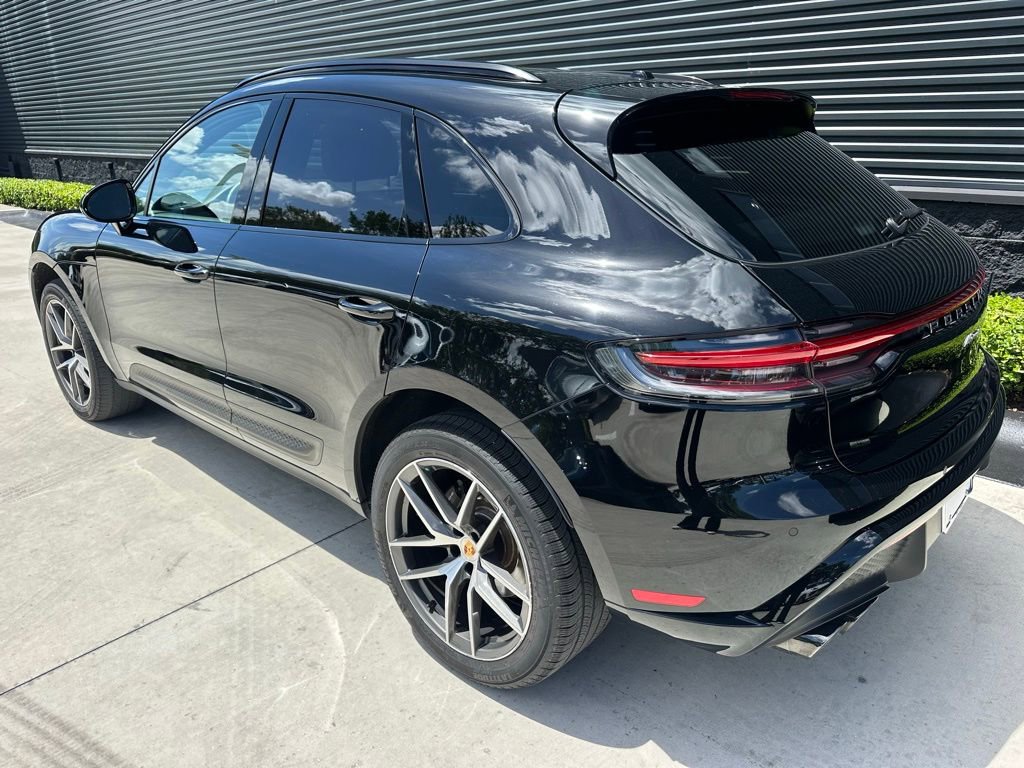 Certified 2023 Porsche Macan AWD/4WD image 3