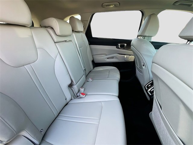 Used 2024 Kia Sorento S w/ Panoramic Sunroof Package image 29
