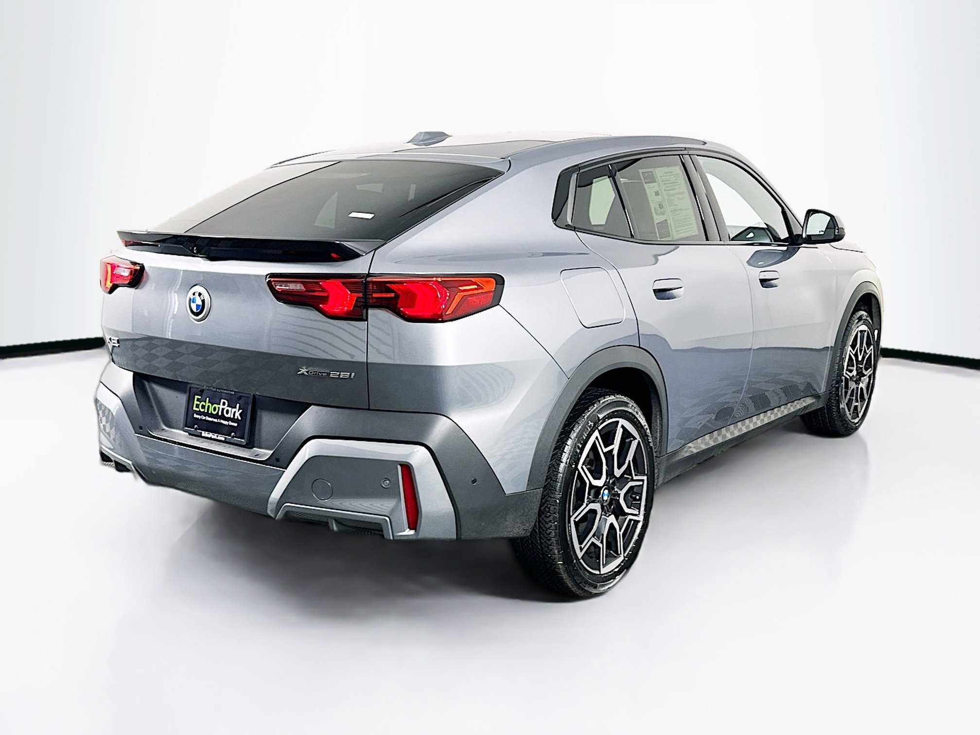 Used 2025 BMW X2 xDrive28i image 9