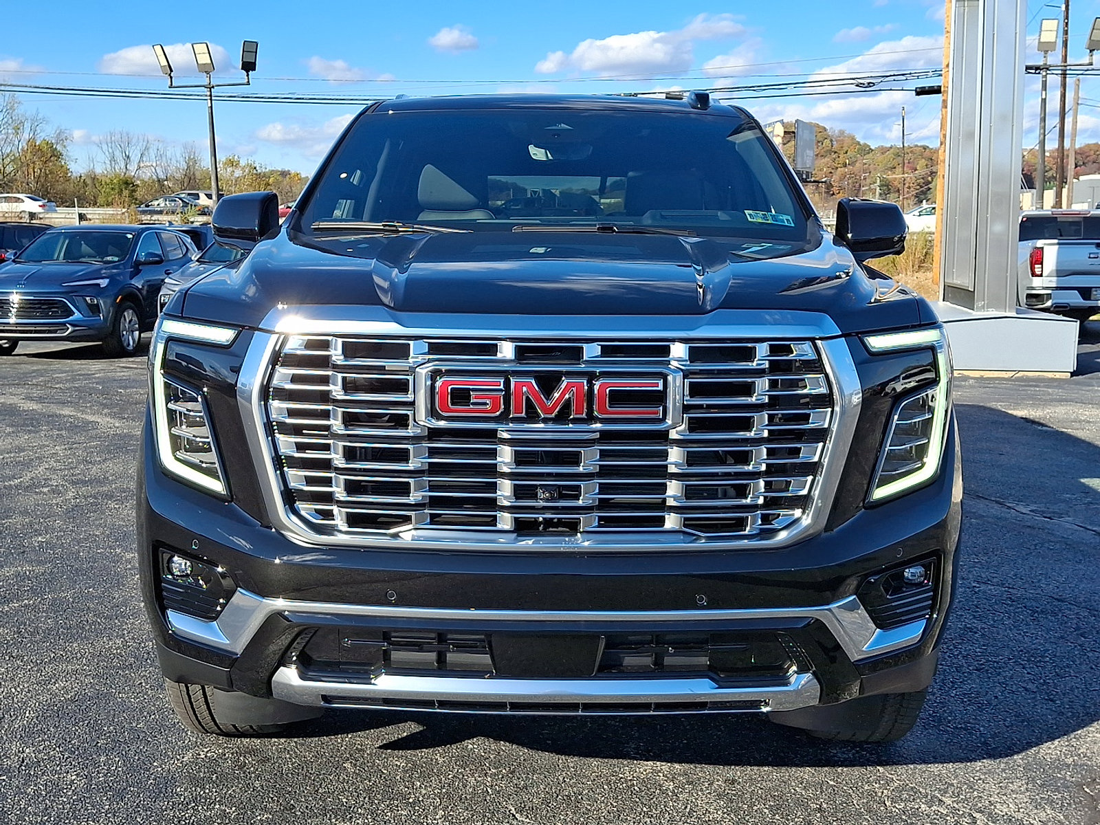 New 2026 GMC Yukon Denali w/ Denali Reserve Package image 2