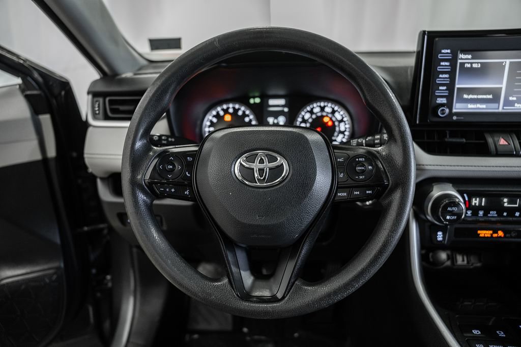 Used 2022 Toyota RAV4 XLE image 22