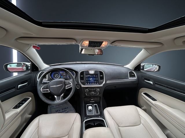 Used 2017 Chrysler 300 C image 10