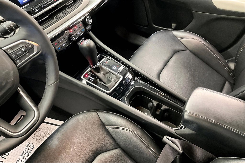 Used 2024 Jeep Compass Limited image 16