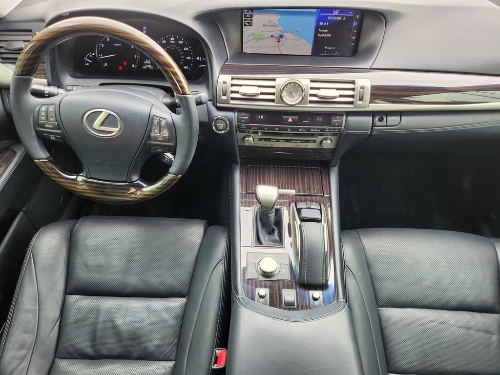 Used 2016 Lexus LS 460 w/ Comfort Package RWD image 27