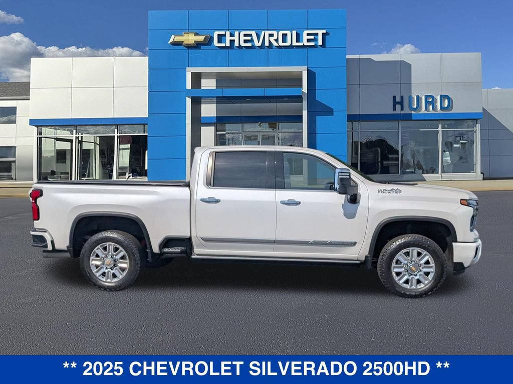 Used 2025 Chevrolet Silverado 2500 High Country w/ High Country Premium Package AWD/4WD image 3