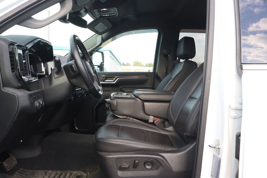 Used 2024 Chevrolet Silverado 2500 LTZ AWD/4WD image 12