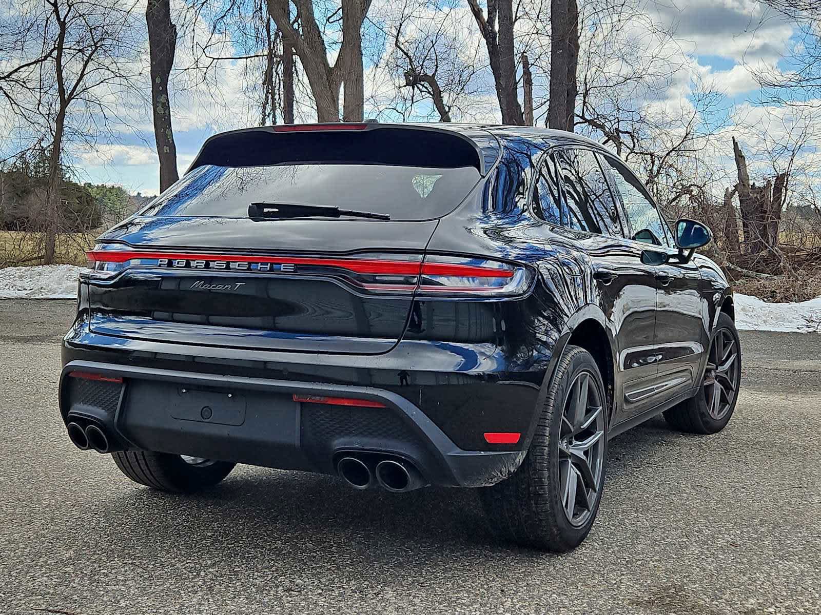 Certified 2025 Porsche Macan Turbo AWD/4WD image 6