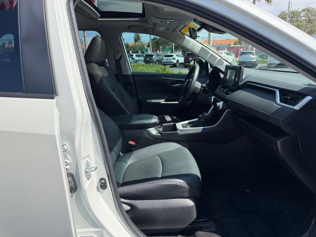 Used 2022 Toyota RAV4 XLE Premium FWD image 21