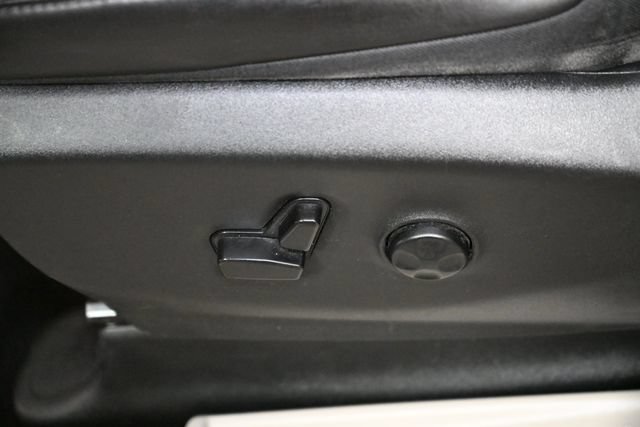 Used 2023 Chrysler Pacifica Limited FWD image 50