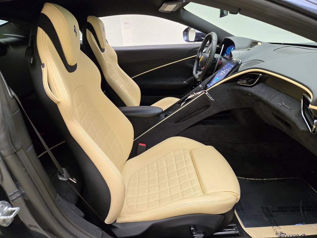 Used 2021 Ferrari Roma RWD image 25
