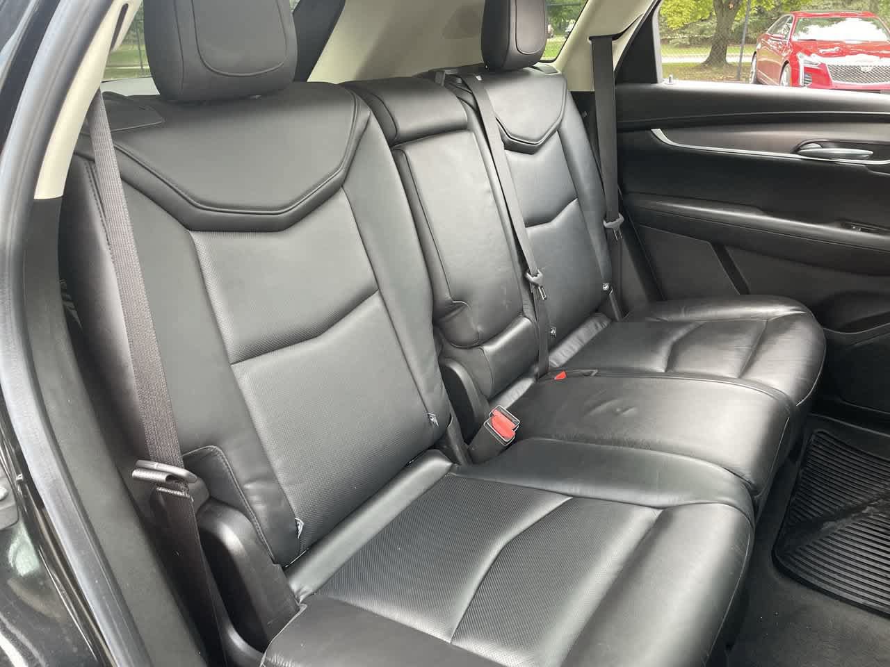 Used 2018 Cadillac XT5 Luxury w/ Driver Awareness Package AWD/4WD image 15
