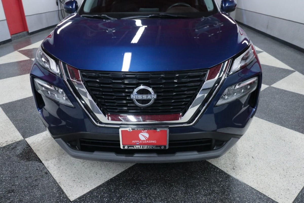 Used 2022 Nissan Rogue SV w/ SV Premium Package FWD image 5