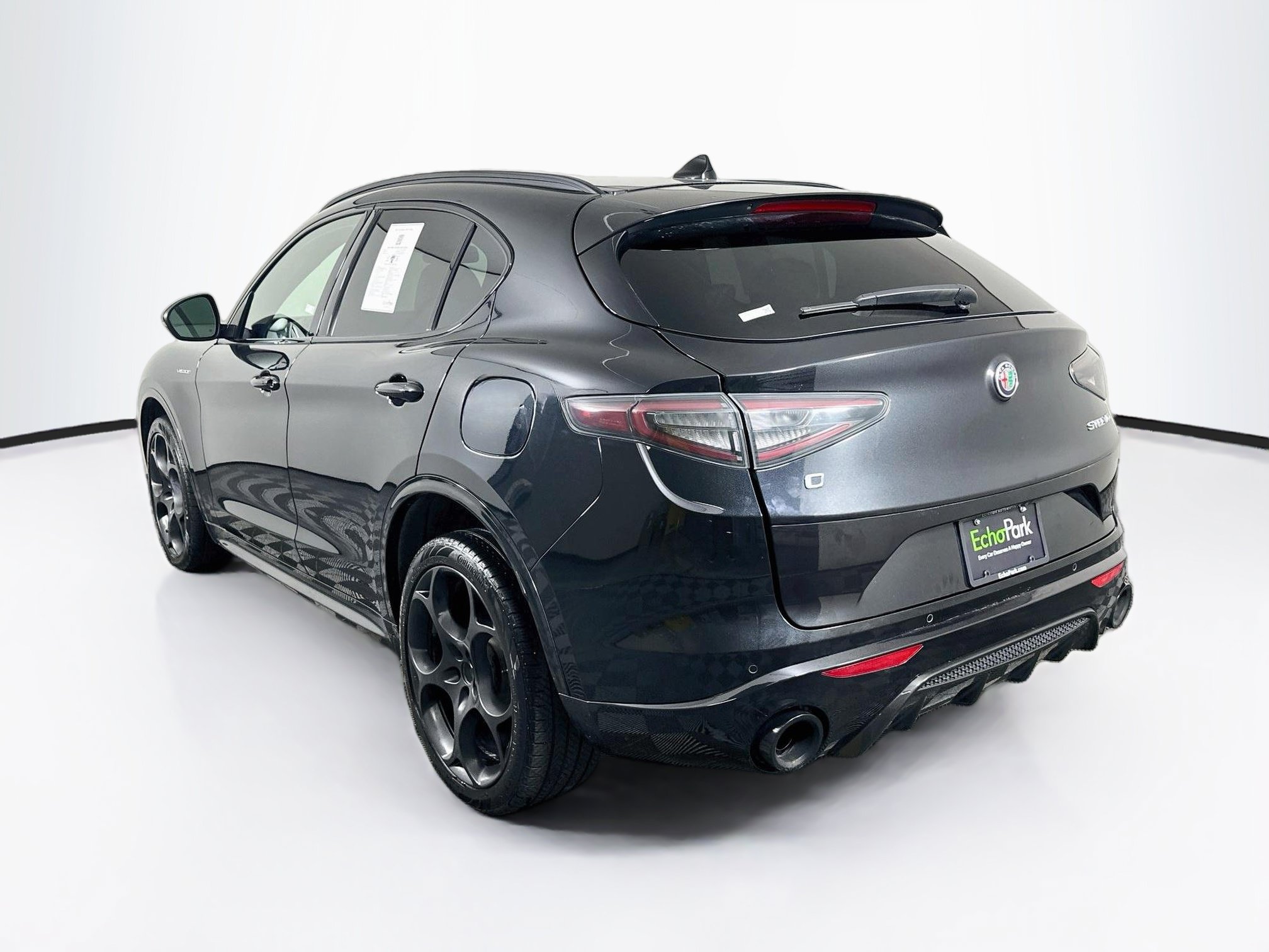 Used 2024 Alfa Romeo Stelvio Veloce AWD/4WD image 5