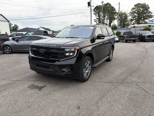 Used 2025 Ford Expedition Active AWD/4WD image 10