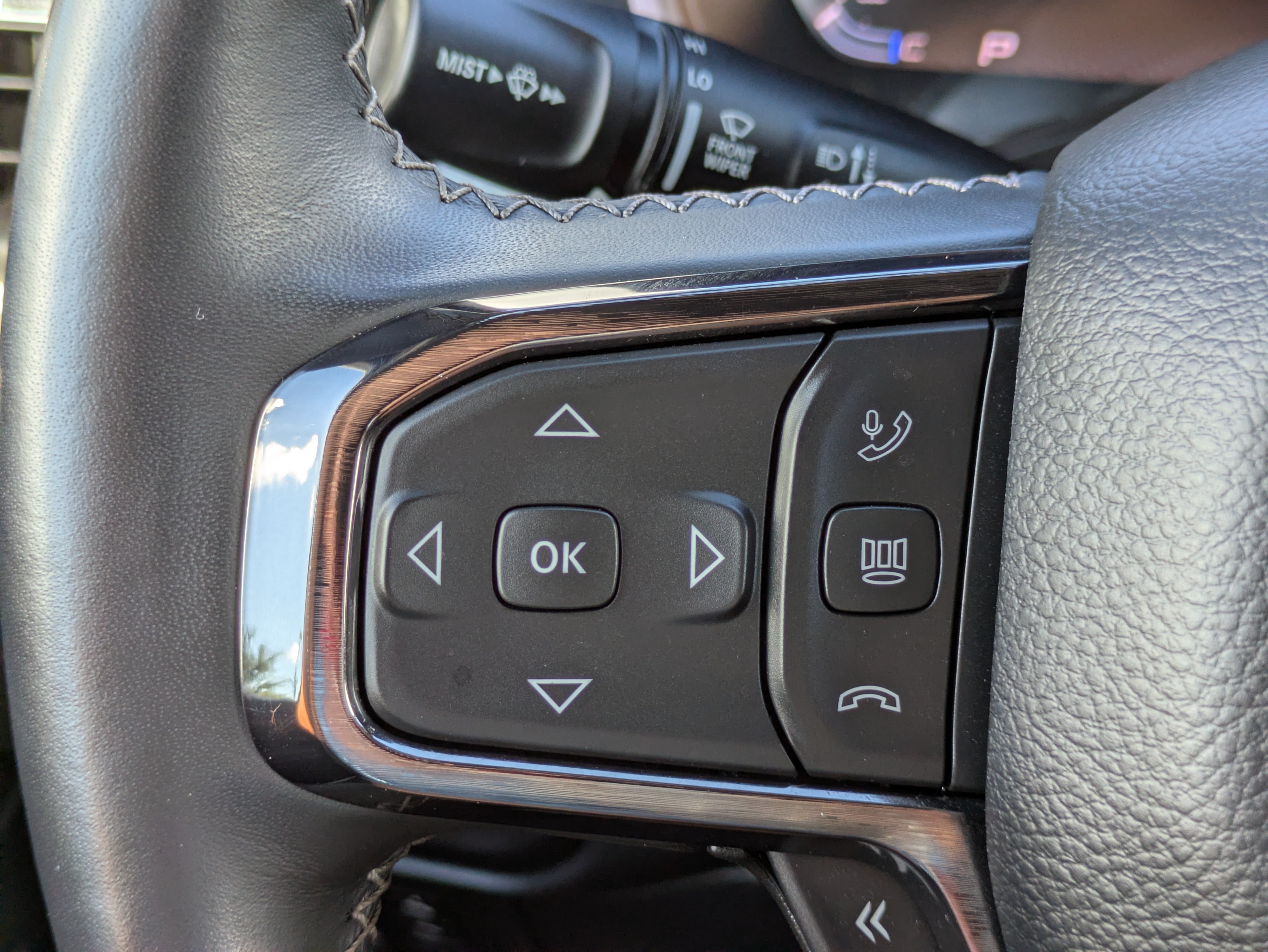 Used 2025 RAM 1500 Limited AWD/4WD image 24
