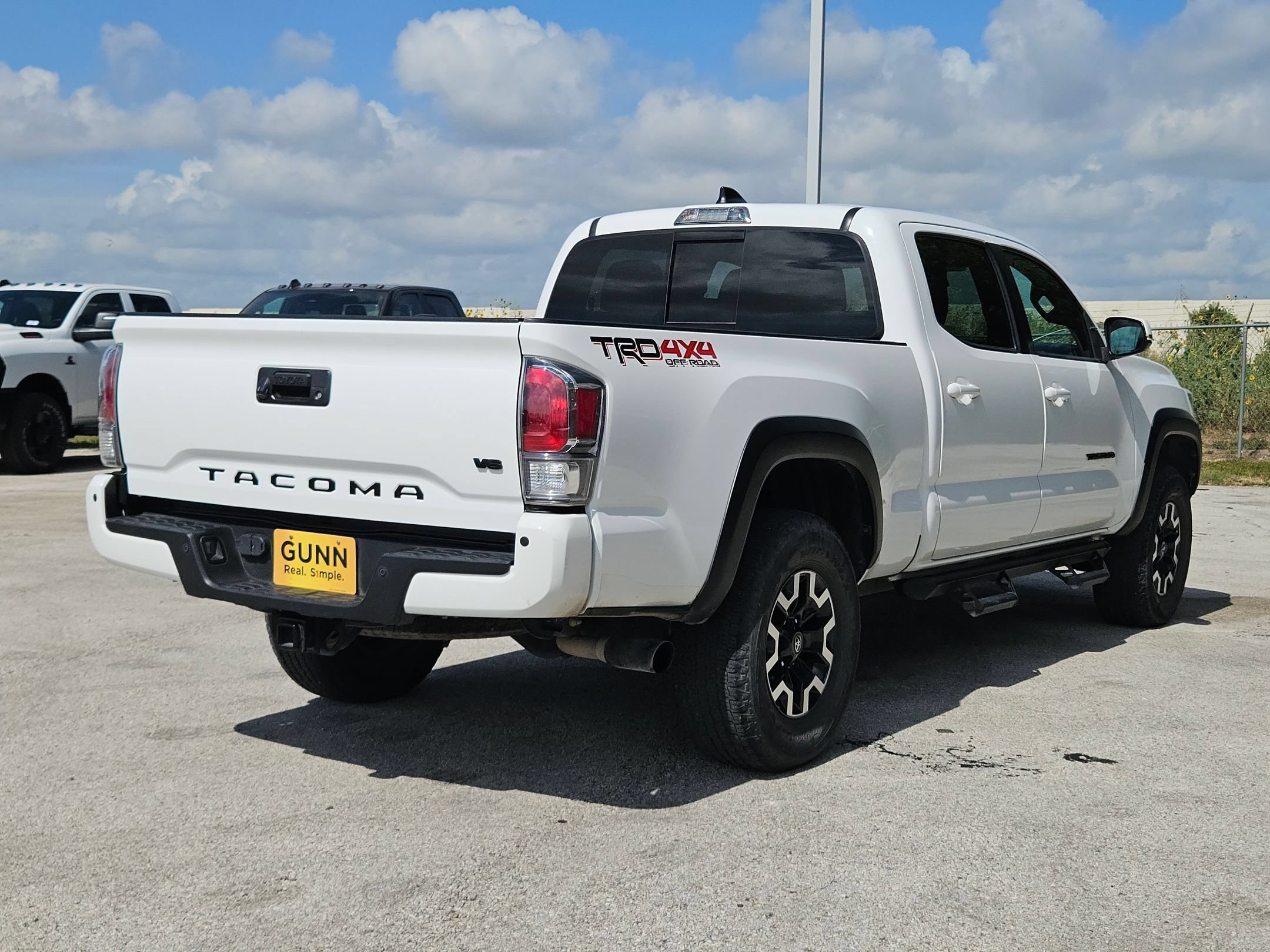 Used 2021 Toyota Tacoma TRD Off-Road w/ Technology Package AWD/4WD image 3