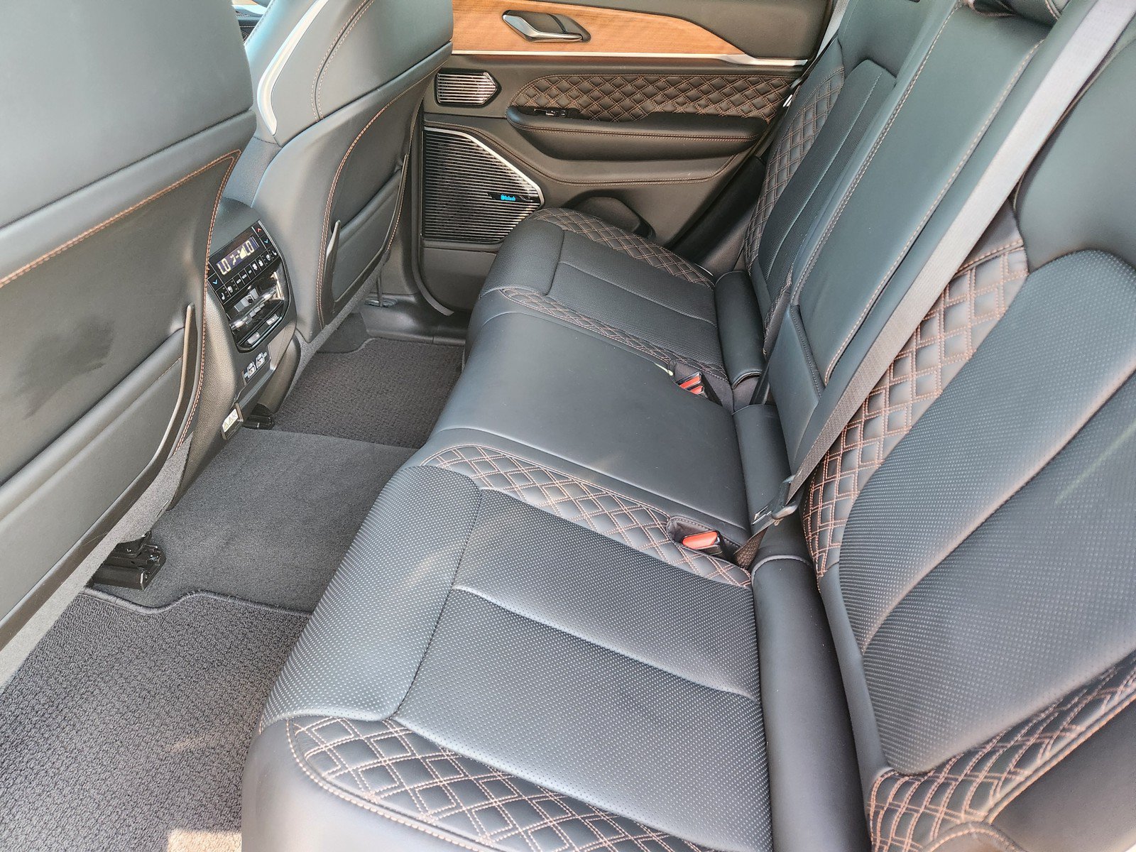 Used 2024 Jeep Grand Cherokee Summit AWD/4WD image 13