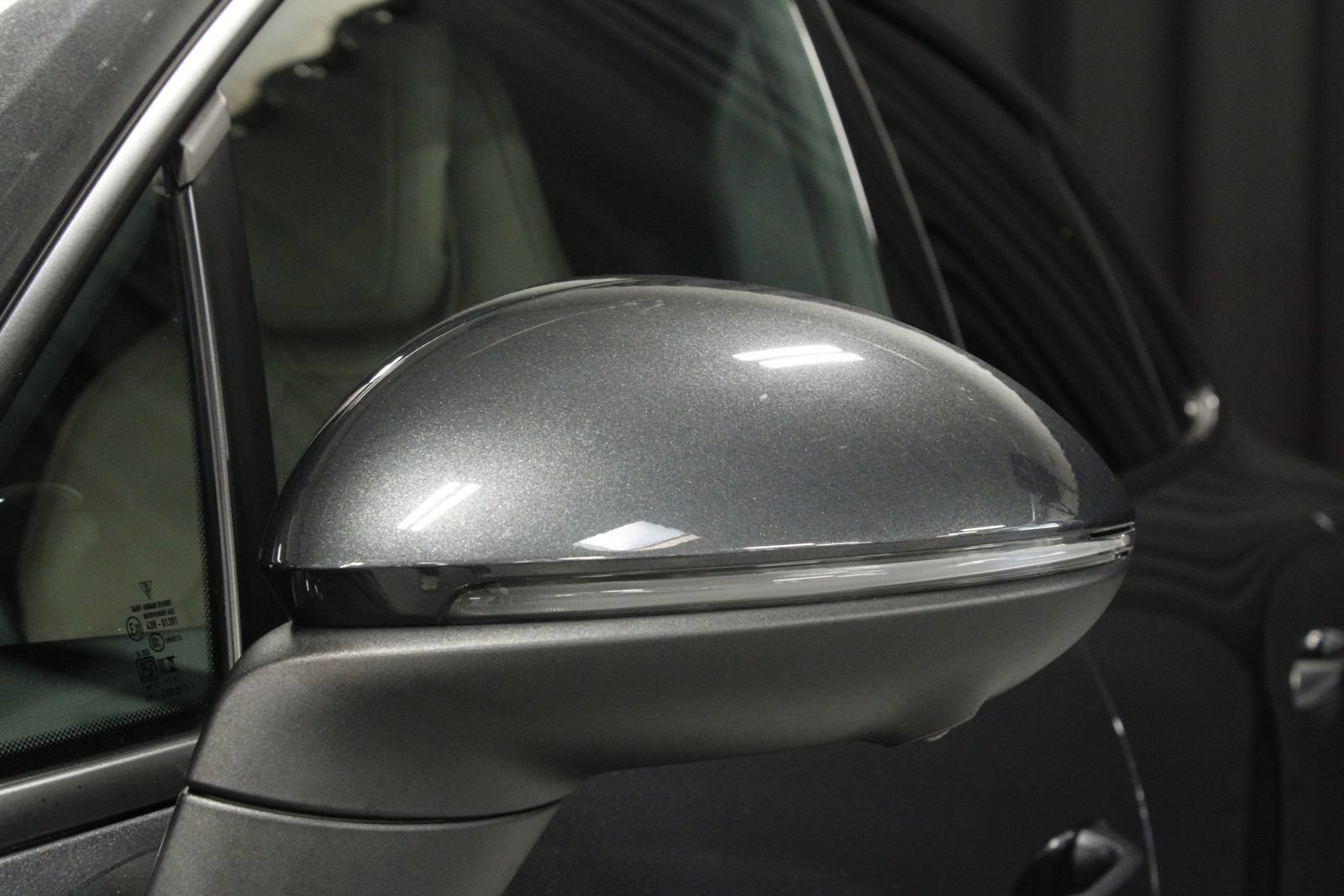 Certified 2025 Porsche Macan 4 Electric AWD/4WD image 14