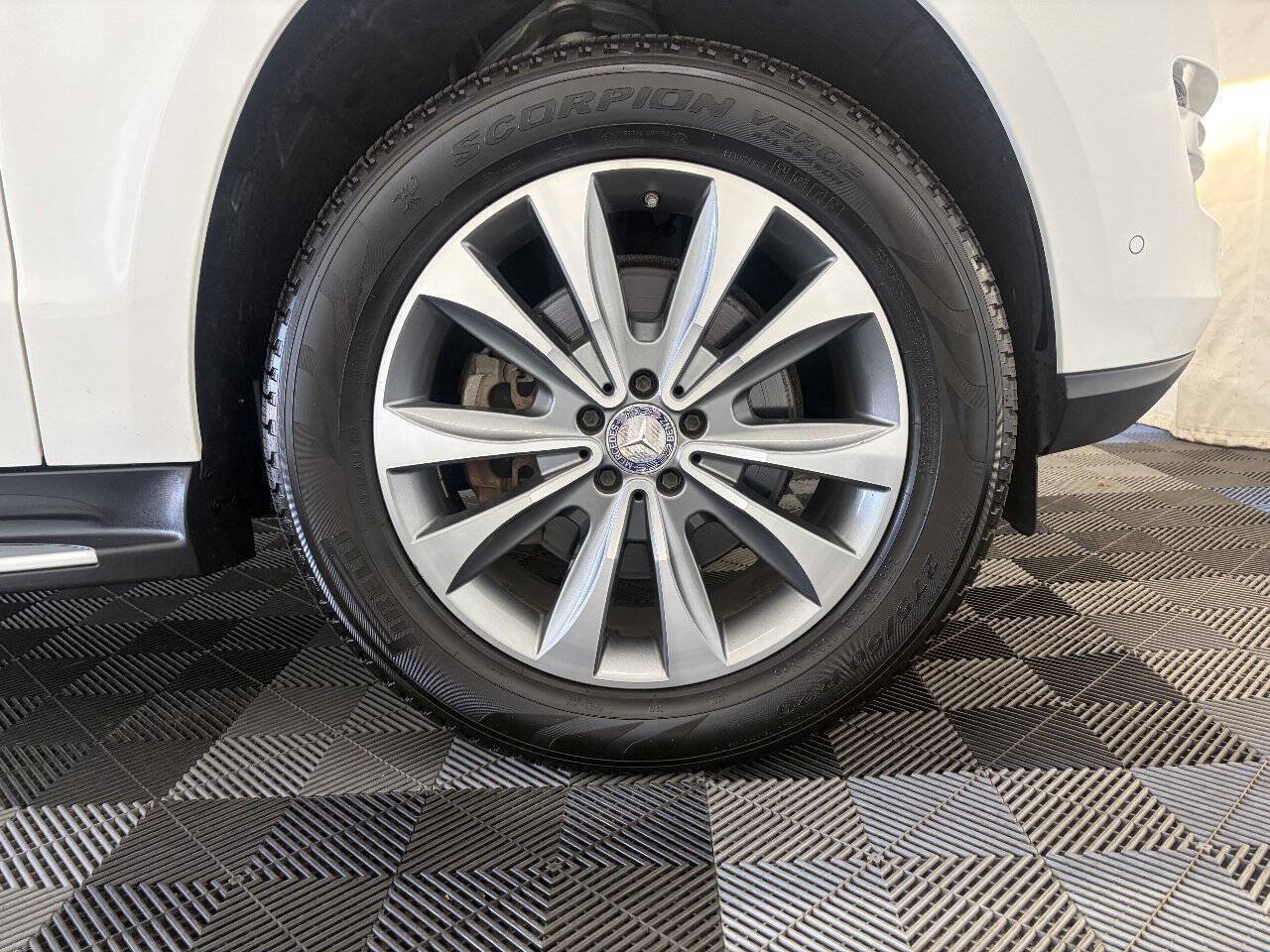 Used 2016 Mercedes-Benz GL 450 4MATIC image 26
